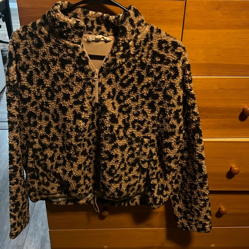 Leopard crop fleece sweatshirt